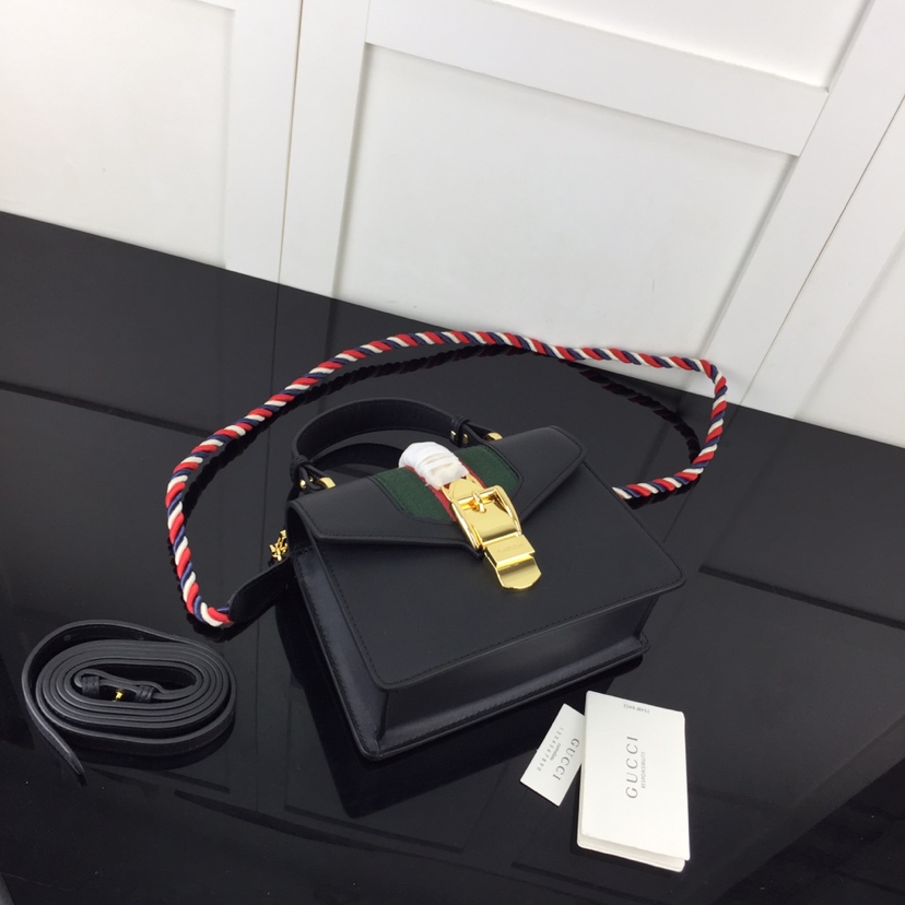 Gucci Satchel Bags